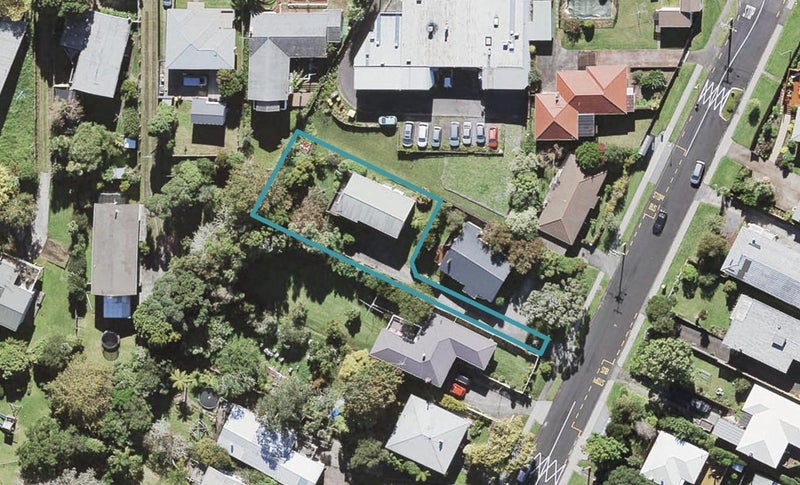 3A Stottholm Road, Titirangi, Auckland - Carousel 1
