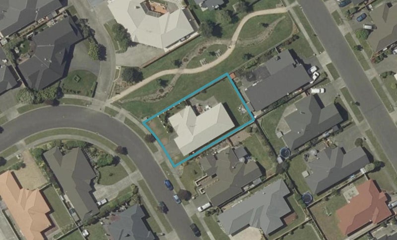 33 Liberty Grove, Kelvin Grove, Palmerston North - Carousel 1