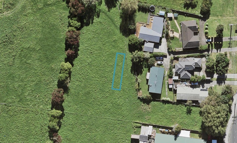 8 Manarini Road, Westgate, Auckland - Carousel 1