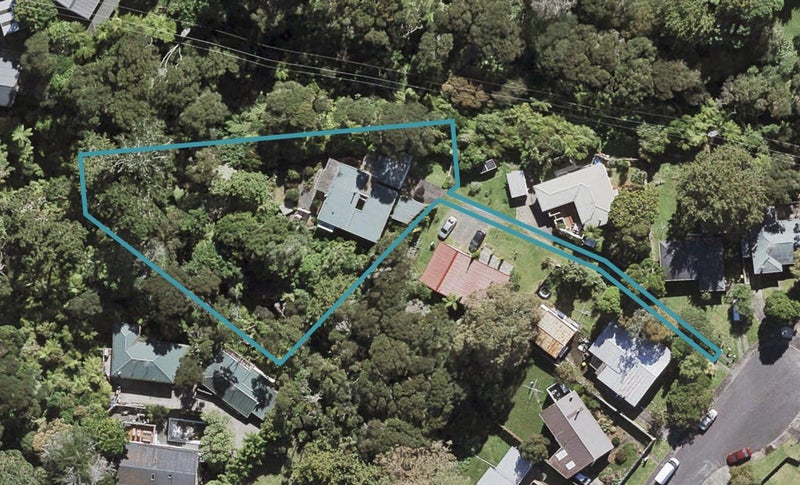 12 Emirau Place, Glenfield, Auckland - Carousel 1