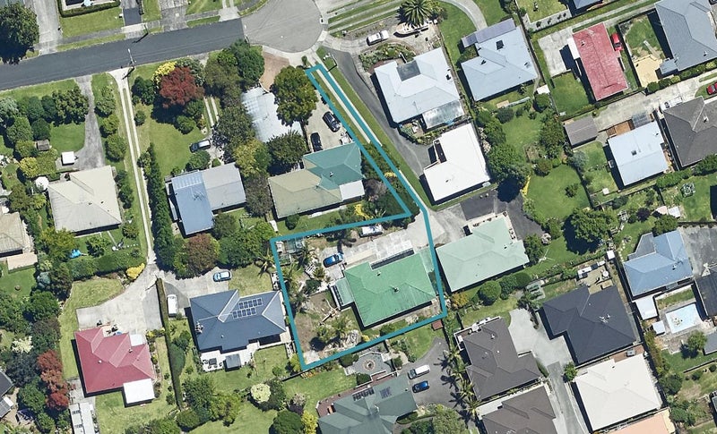 27 Linley Terrace, Judea, Tauranga - Carousel 1