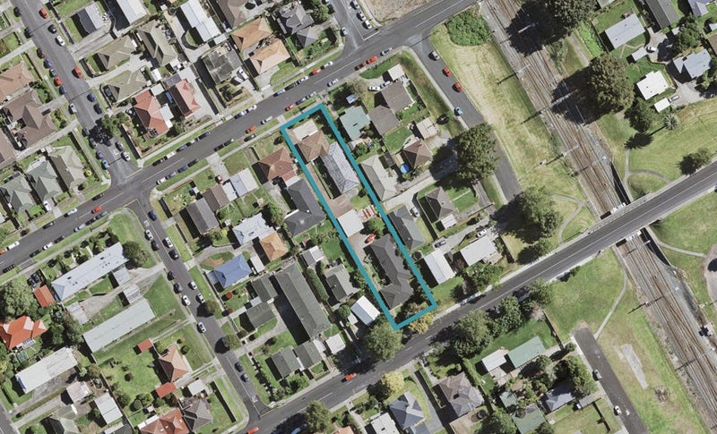2/22 Settlement Road, Papakura, Auckland - Carousel 1