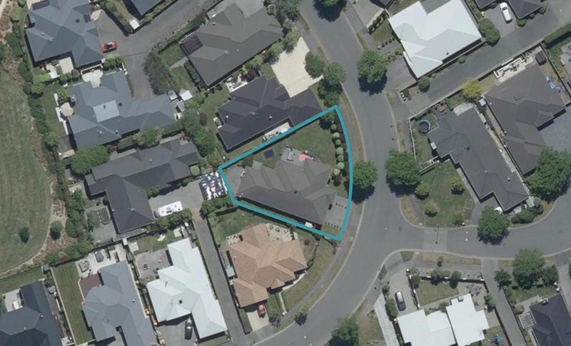 18 Pohutukawa Crescent, Parklands, Christchurch - Carousel 1