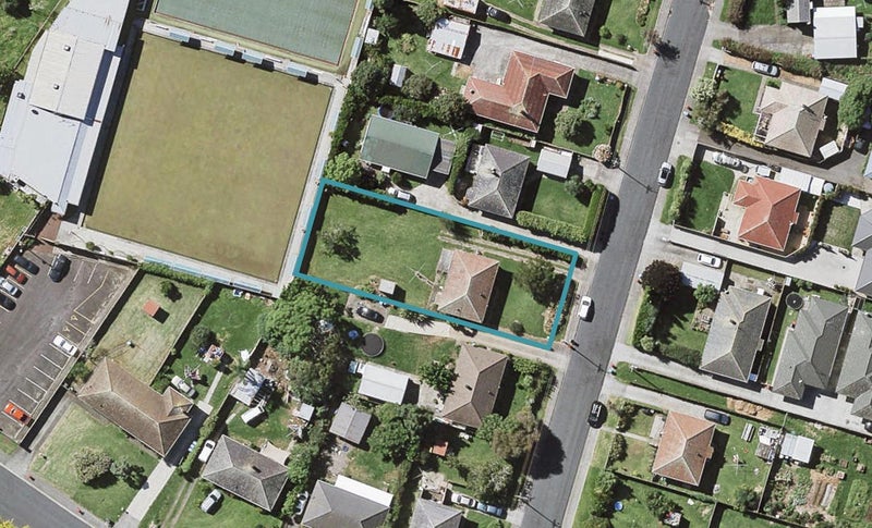5 Coral Crescent, Panmure, Auckland - Carousel 1