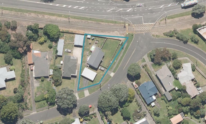 2 Balgownie Avenue, Gonville, Whanganui - Carousel 1