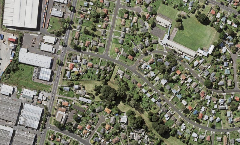 13B Torino Street, Point England, Auckland - Carousel 1