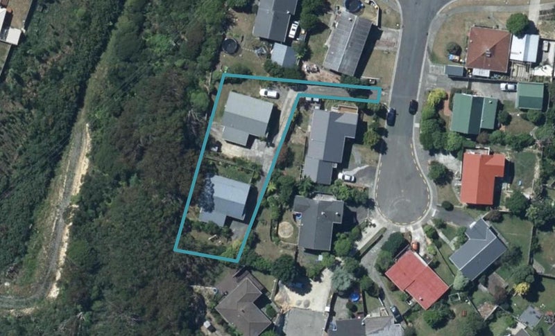 4B Pump Lane, Whitby, Porirua - Carousel 1