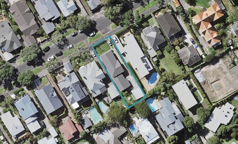 2/9 Ascot Avenue, Narrow Neck, Auckland - Carousel 1