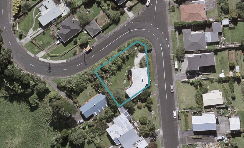 70 Queens Road, Glen Avon, New Plymouth - Carousel 1