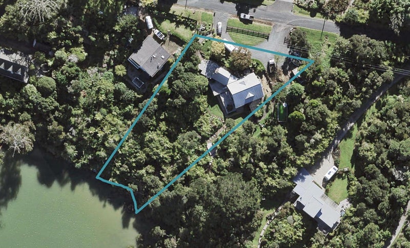 41 Chatham Avenue, Paremoremo, Auckland - Carousel 1