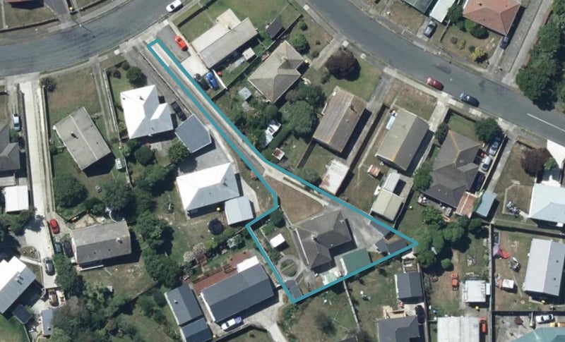 31 Mahinawa Street, Takapuwahia, Porirua - Carousel 1