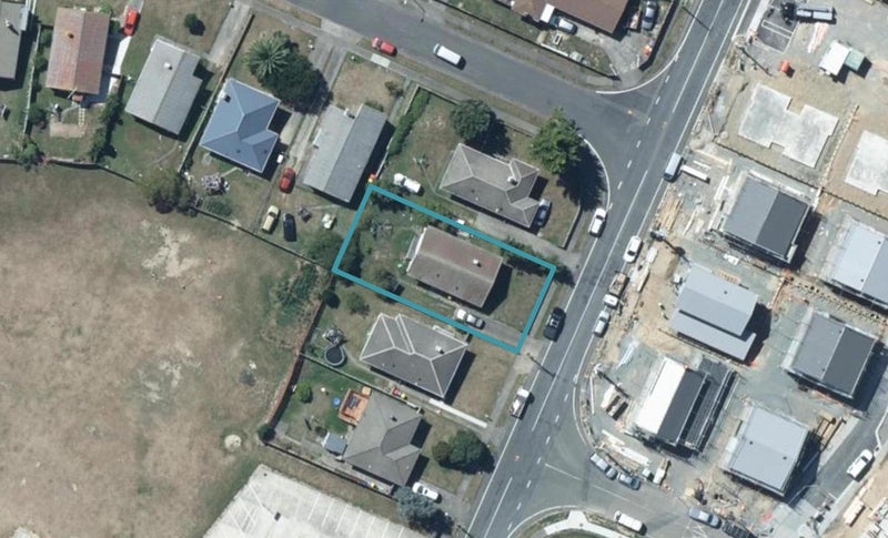 57 Castor Crescent, Cannons Creek, Porirua - Carousel 1