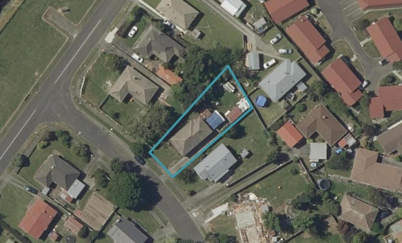 3 Exeter Crescent, Takaro, Palmerston North - Carousel 1
