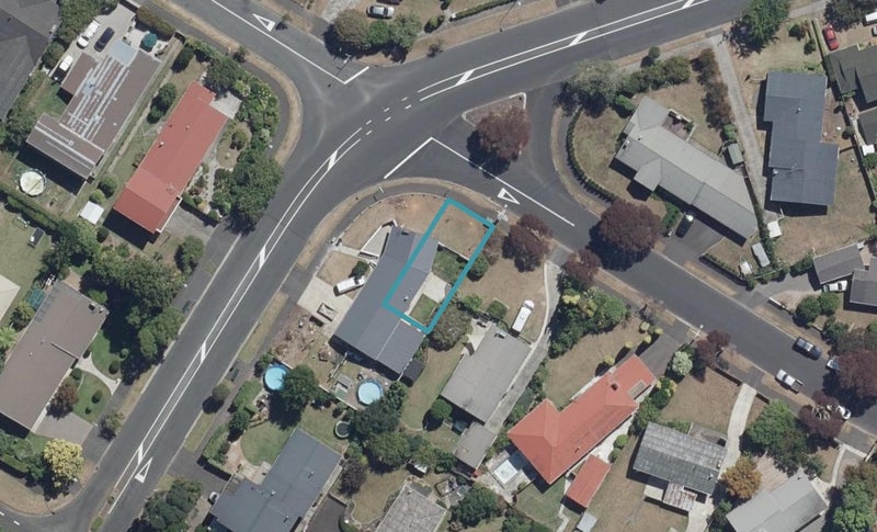 2/2 Pulham Crescent, Queenwood, Hamilton - Carousel 1