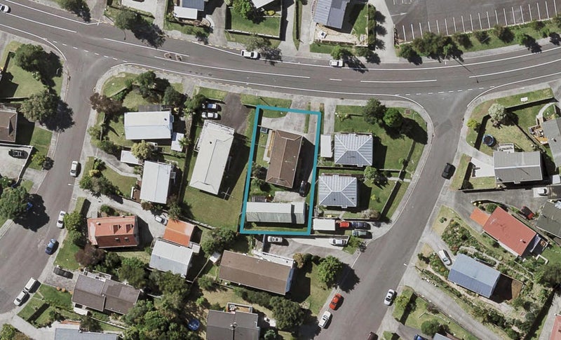 83 Trias Road, Totara Vale, Auckland - Carousel 1
