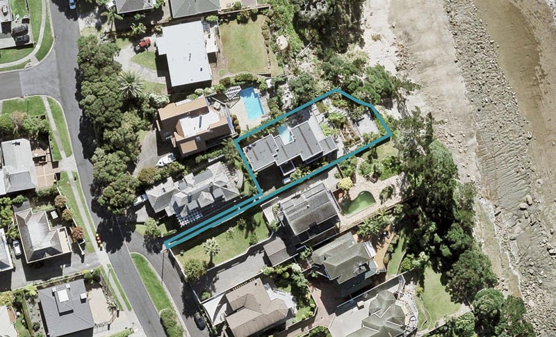 36B Sharon Road, Waiake, Auckland - Carousel 1