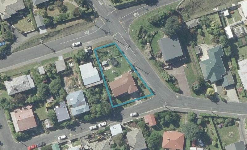 15 Athol Place, Ravensbourne, Dunedin - Carousel 1