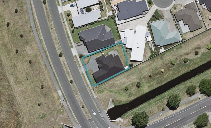 2 Orotu Drive, Poraiti, Napier - Carousel 1