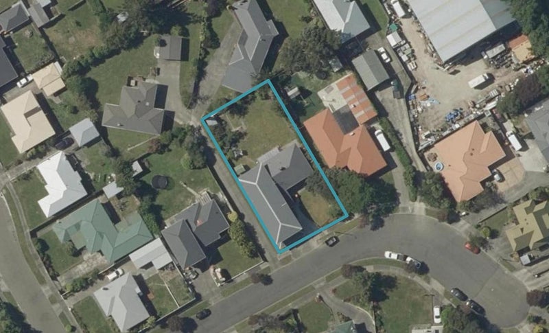 7 Woburn Place, Takaro, Palmerston North - Carousel 1