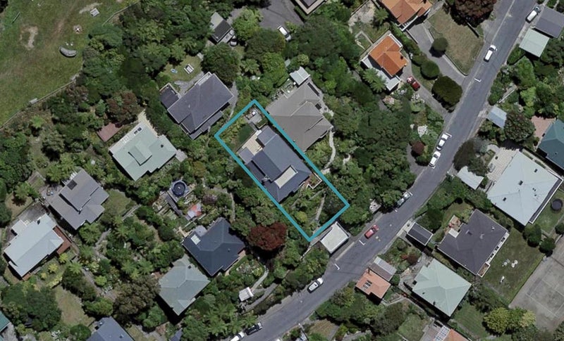 18 Ariki Road, Hataitai, Wellington - Carousel 1