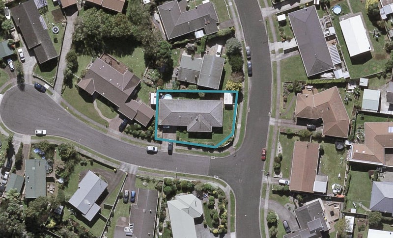 2 Keats Place, Whalers Gate, New Plymouth - Carousel 1