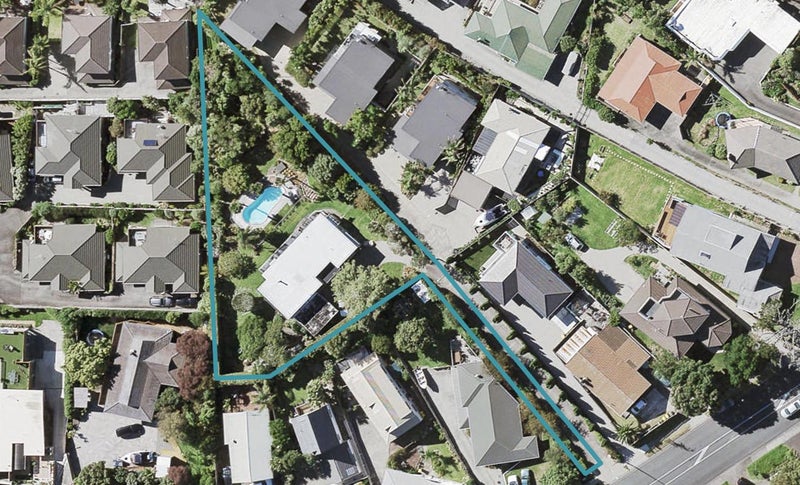 12 Gills Road, Bucklands Beach, Auckland - Carousel 1