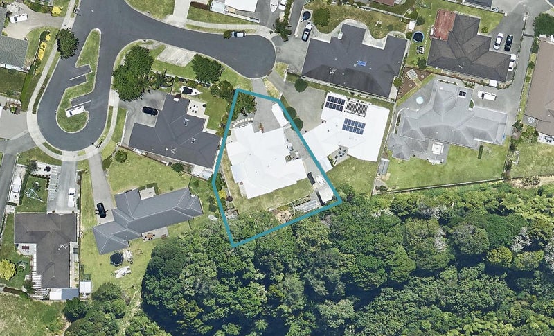 6 Waiora Place, Pyes Pa, Tauranga - Carousel 1