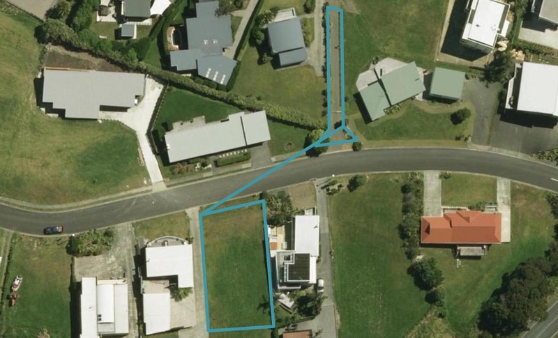 7 Seacrest Boulevard, Langs Beach, Waipu - Carousel 1