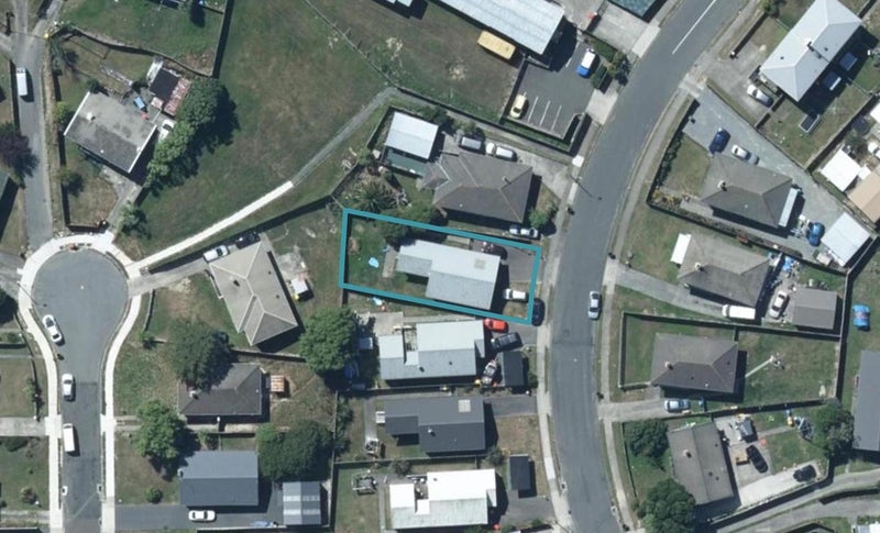 73 Westmeath Street, Waitangirua, Porirua - Carousel 1