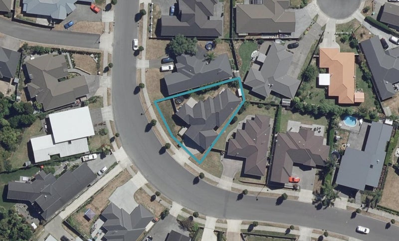 101 Saint James Drive, Huntington, Hamilton - Carousel 1