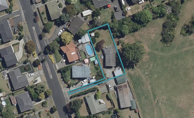 16 Maple Avenue, Dinsdale, Hamilton - Carousel 1