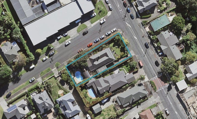 78 Hinemoa Street, Birkenhead, Auckland - Carousel 1