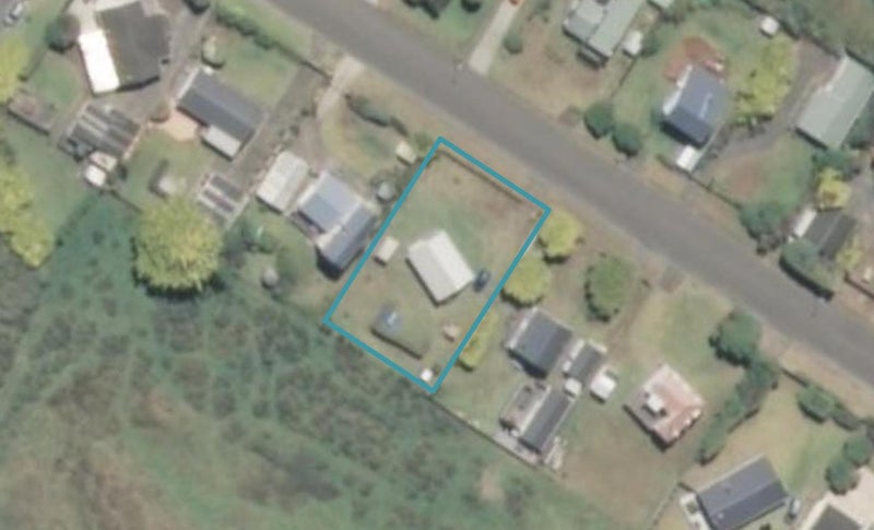 18 James Street, Waikawa Beach, Levin - Carousel 1