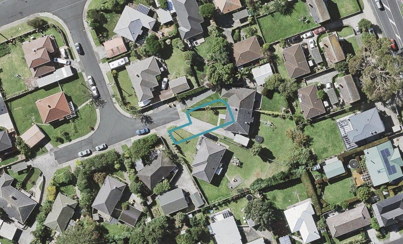 8A Tui Street, Belmont, Auckland - Carousel 1