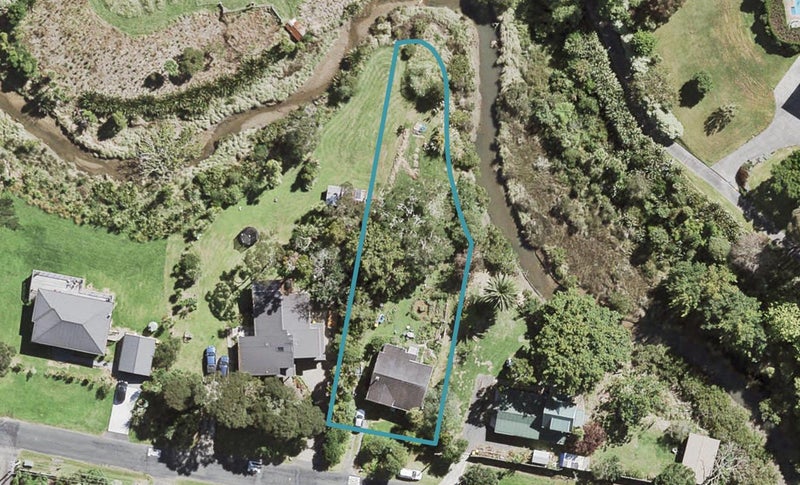 18A Landing Road, Titirangi, Auckland - Carousel 1