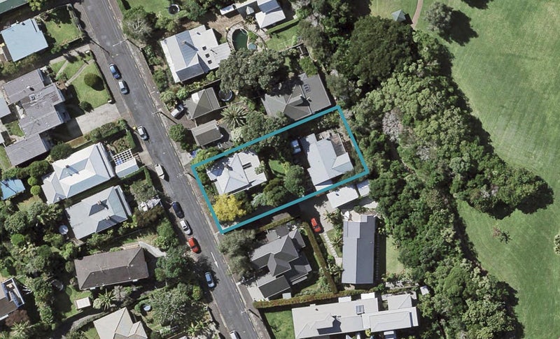 2/60 Church Street, Devonport, Auckland - Carousel 1
