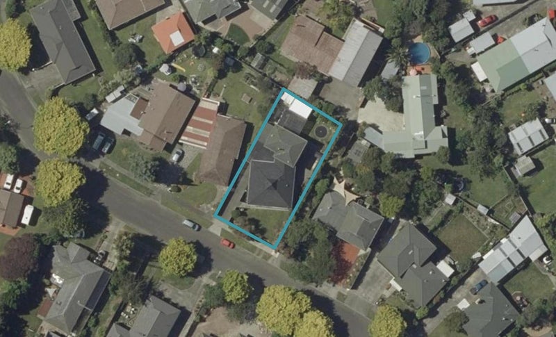 33 Carter Crescent, Awapuni, Palmerston North - Carousel 1