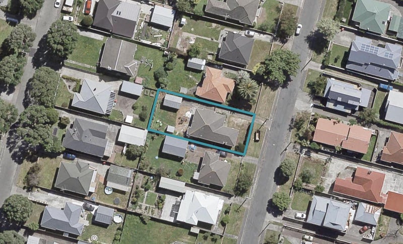 18 Charleston Avenue, Boulcott, Lower Hutt - Carousel 1