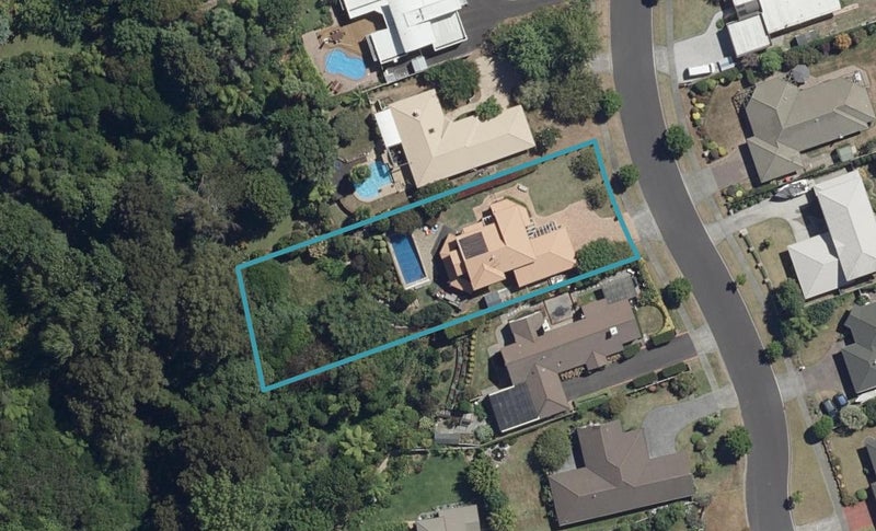 18 Fernwater Place, Flagstaff, Hamilton - Carousel 1