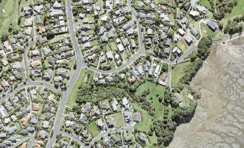 77 SHAKESPEAR RD, Army Bay, Whangaparaoa - Carousel 1