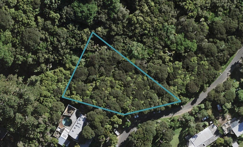 17 Hekerua Road, Oneroa, Waiheke Island - Carousel 1