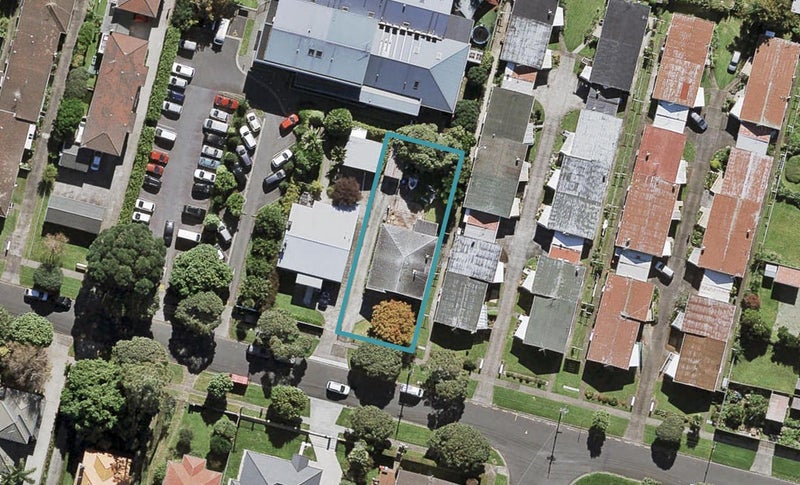 9 Coyle Street, Sandringham, Auckland - Carousel 1