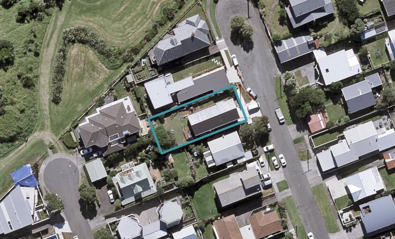 6 Newton Street, Fitzroy, New Plymouth - Carousel 1