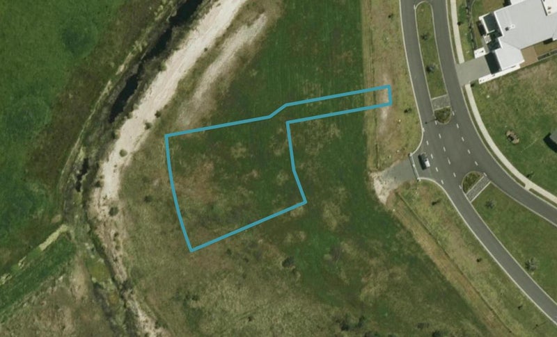38 Waitemata Drive, One Tree Point, One Tree Point - Carousel 1