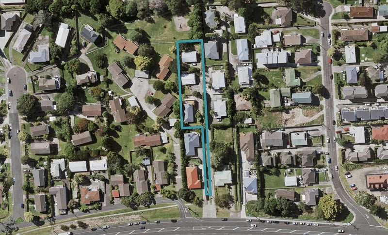 2/227 Wairau Road, Tōtara Vale, Auckland - Carousel 1