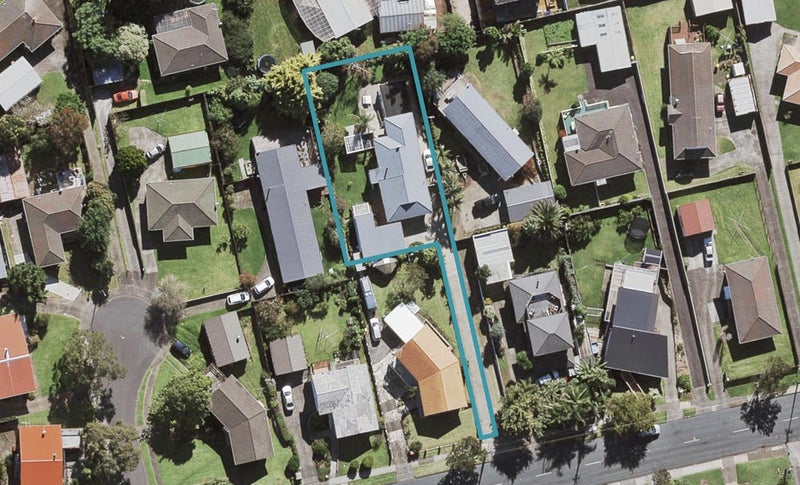 84 Taylor Road, Mangere Bridge, Auckland - Carousel 1