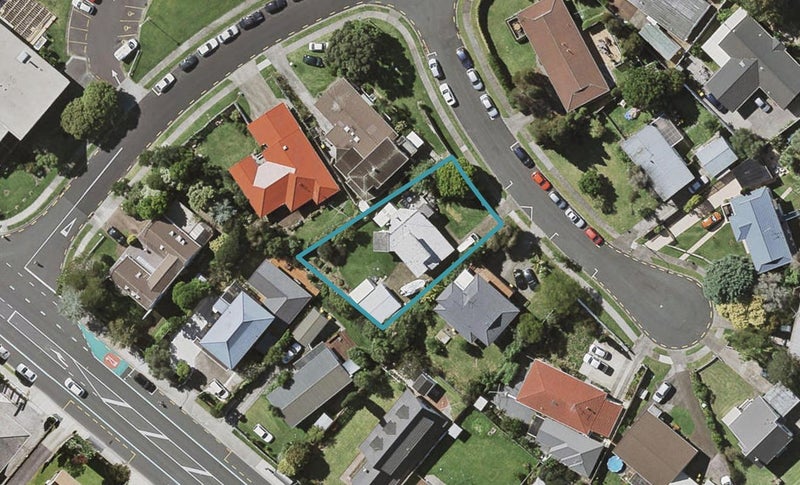 4 Raupapa Street, Northcote, Auckland - Carousel 1