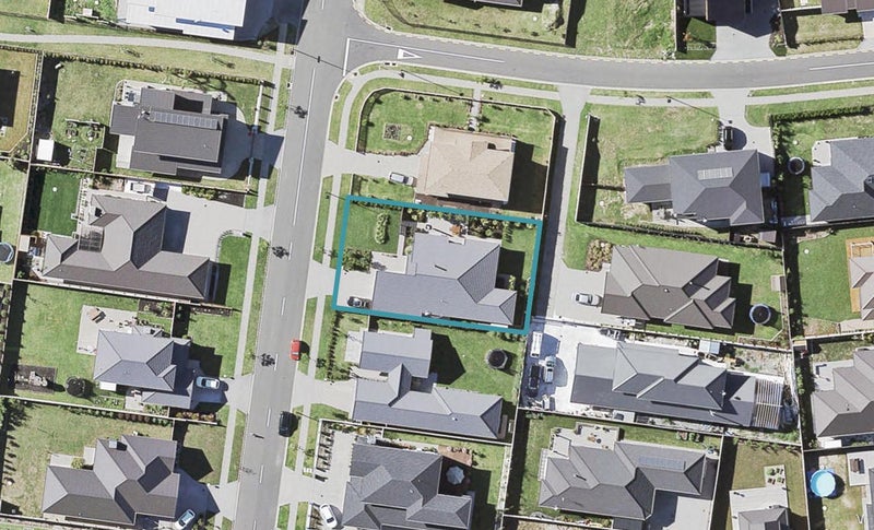 15 Defender Crescent, Beachlands, Auckland - Carousel 1