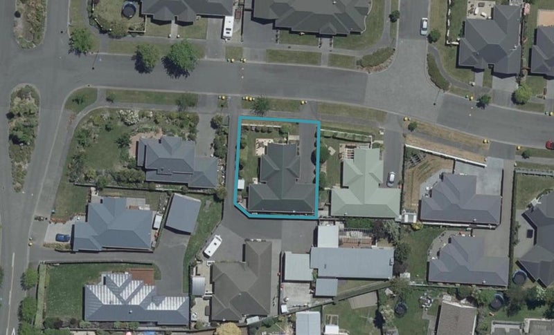 8 Harrys Way, Redwood, Christchurch - Carousel 1