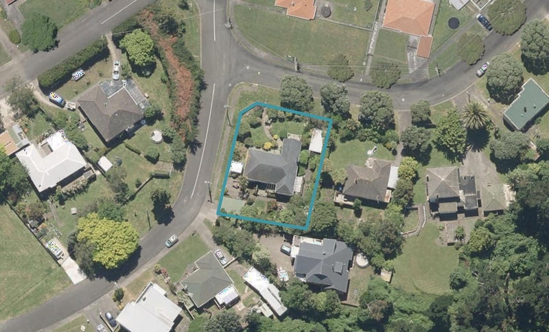 16 Hutchison Crescent, Durie Hill, Whanganui - Carousel 1